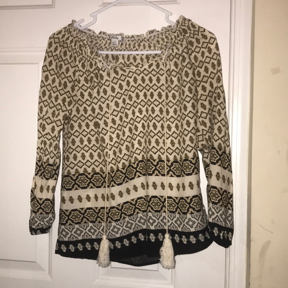 Adorable patterned blouse